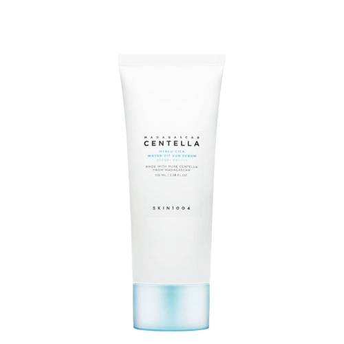 SKIN1004 - Madagascar Centella Hyalu-Cica Water-Fit Sun Serum SPF50+ PA++++ - Nawilżający Krem Przeciwsłoneczny - 100ml